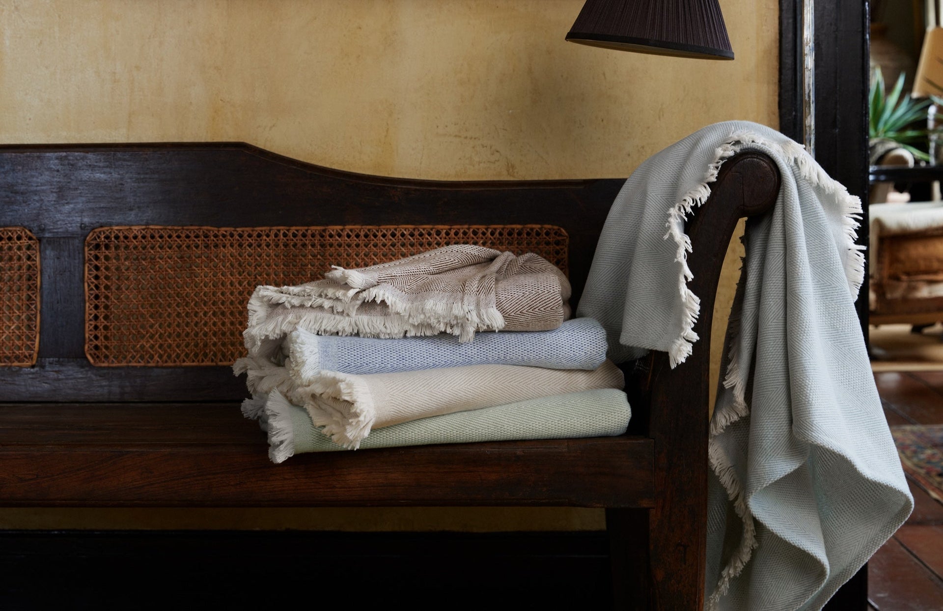 Blankets & Throws