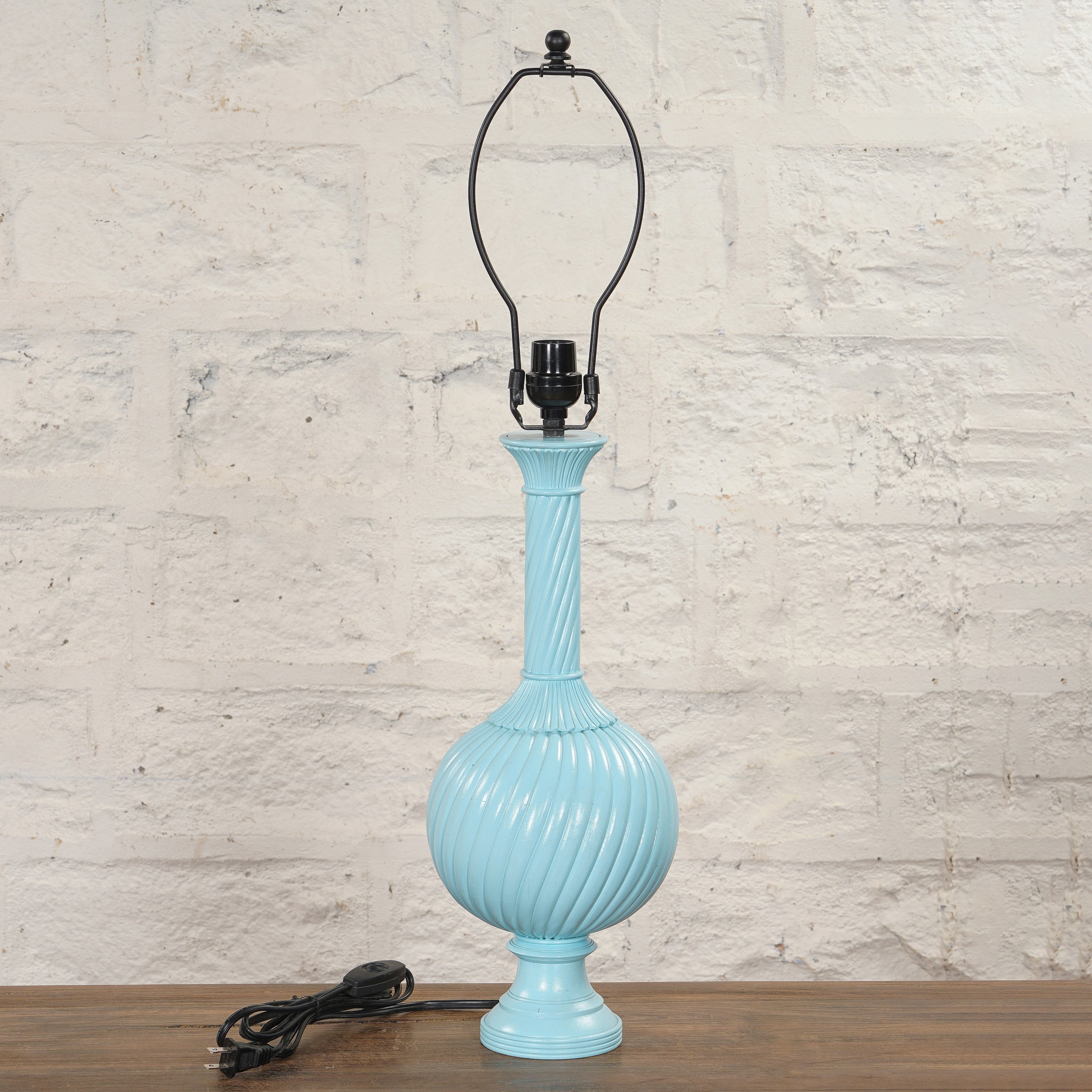 Ratni Bone Inlay Lamp
