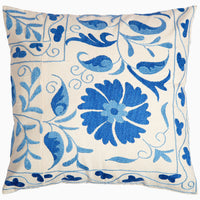 Twisting Decorative Pillow - High Quality Image of 